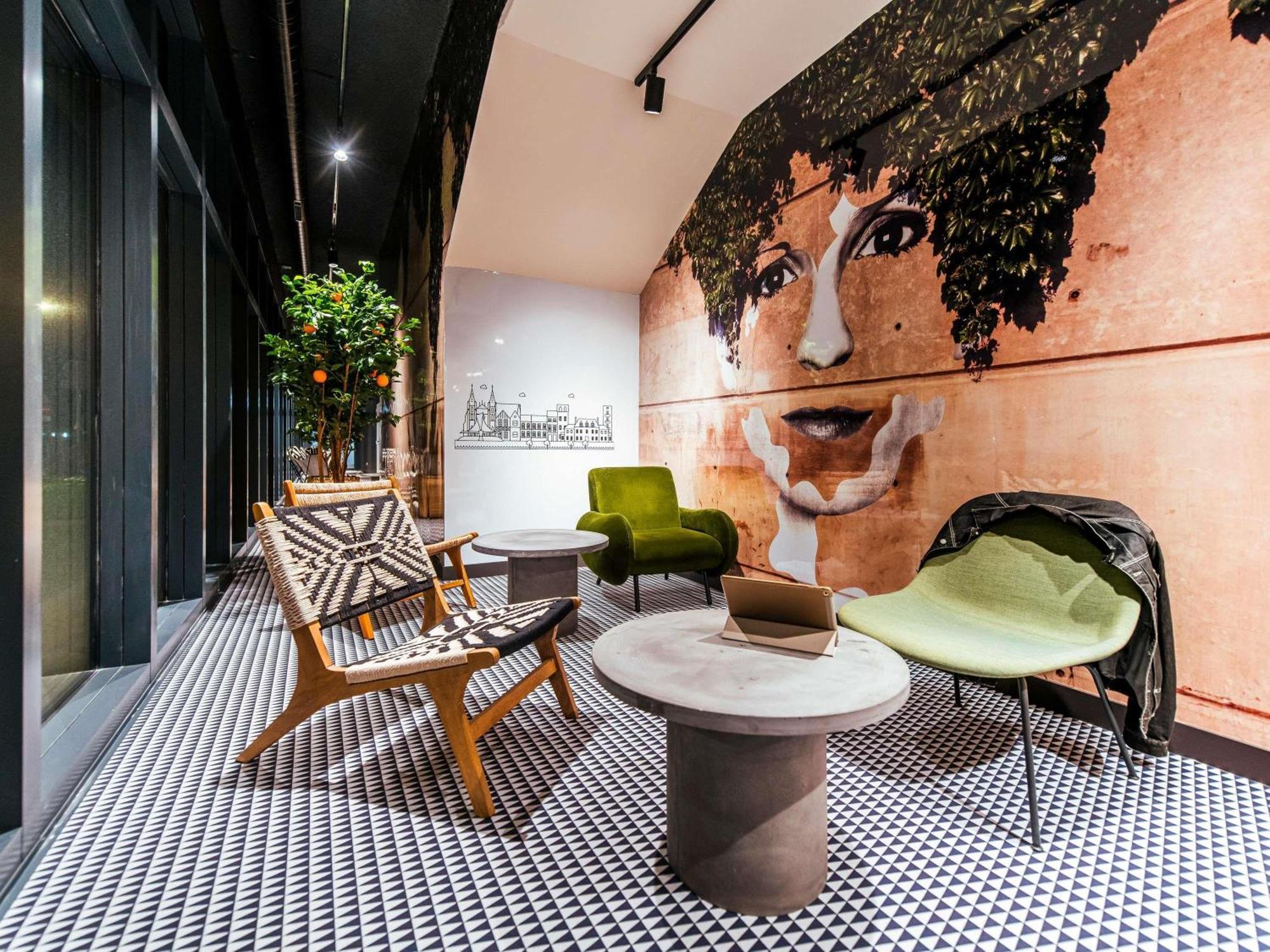 Ibis Styles Centre Rive Gauche Hotel 3*